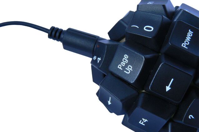 Украина может нанести 'асимметричный' удар по России в киберпространстве – советник Порошенко