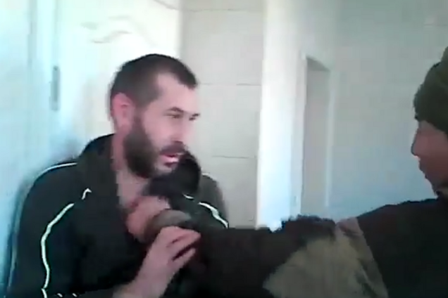 'Убегал, говорю, убегал?'. В сети показали избиение дезертира 'ДНР': видеофакт