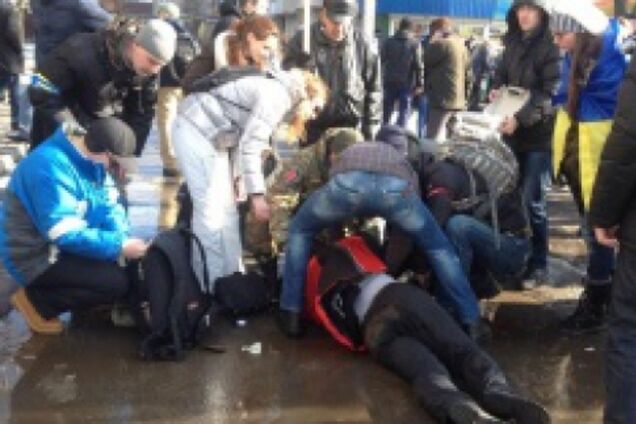 В Харькове во время мирного шествия произошел взрыв: 3 погибших и более 10 раненых