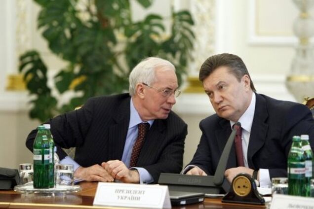 Эксперт объяснил, с чем связано явление Януковича и Азарова народу