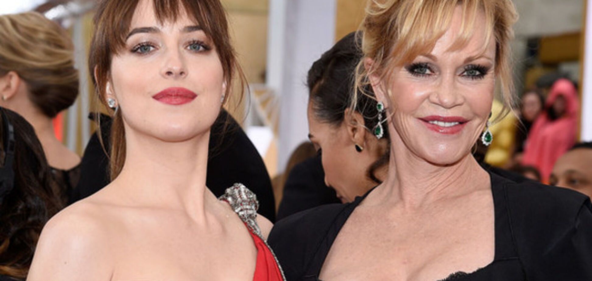 Анастейша Стил на красной дорожке 'Оскара' вместе с мамой