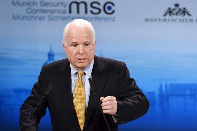 Маккейн о позиции Белого дома по Украине: мне стыдно за свою страну