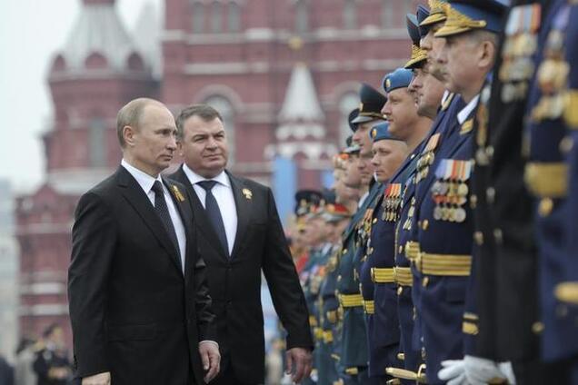 Военными парадами Путин на пустом месте пытается раздуть миф о мощи России - FT