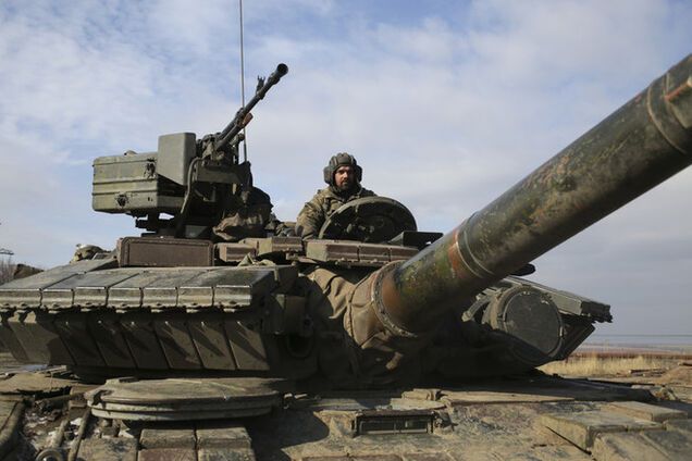 У Порошенко рассказали о формировании танкового добровольческого батальона