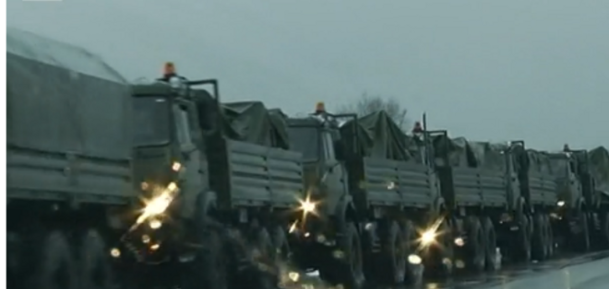 Огромная колонна российской техники движется к Украине: видео финских журналистов