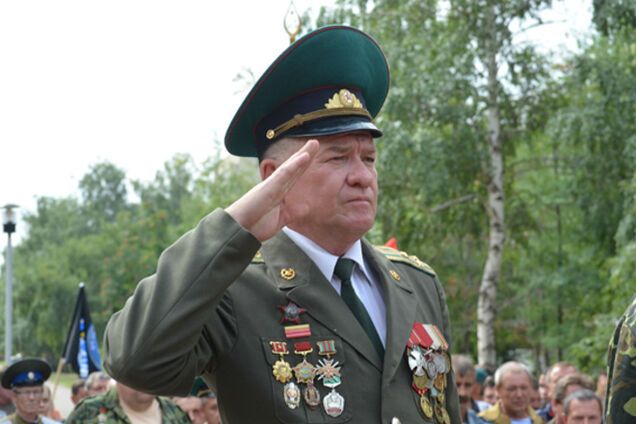 Скандальний 'генерал Ленцов' виявився відставним російським полковником, що тоне у мільйонних боргах