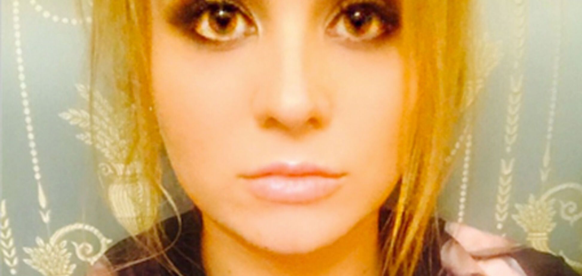 Дочь Валерии похвасталась кофточкой с головами Путина