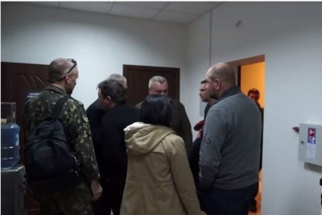 Экс-комбат Мельничук ударил раненого бойца после телеэфира: опубликовано видео