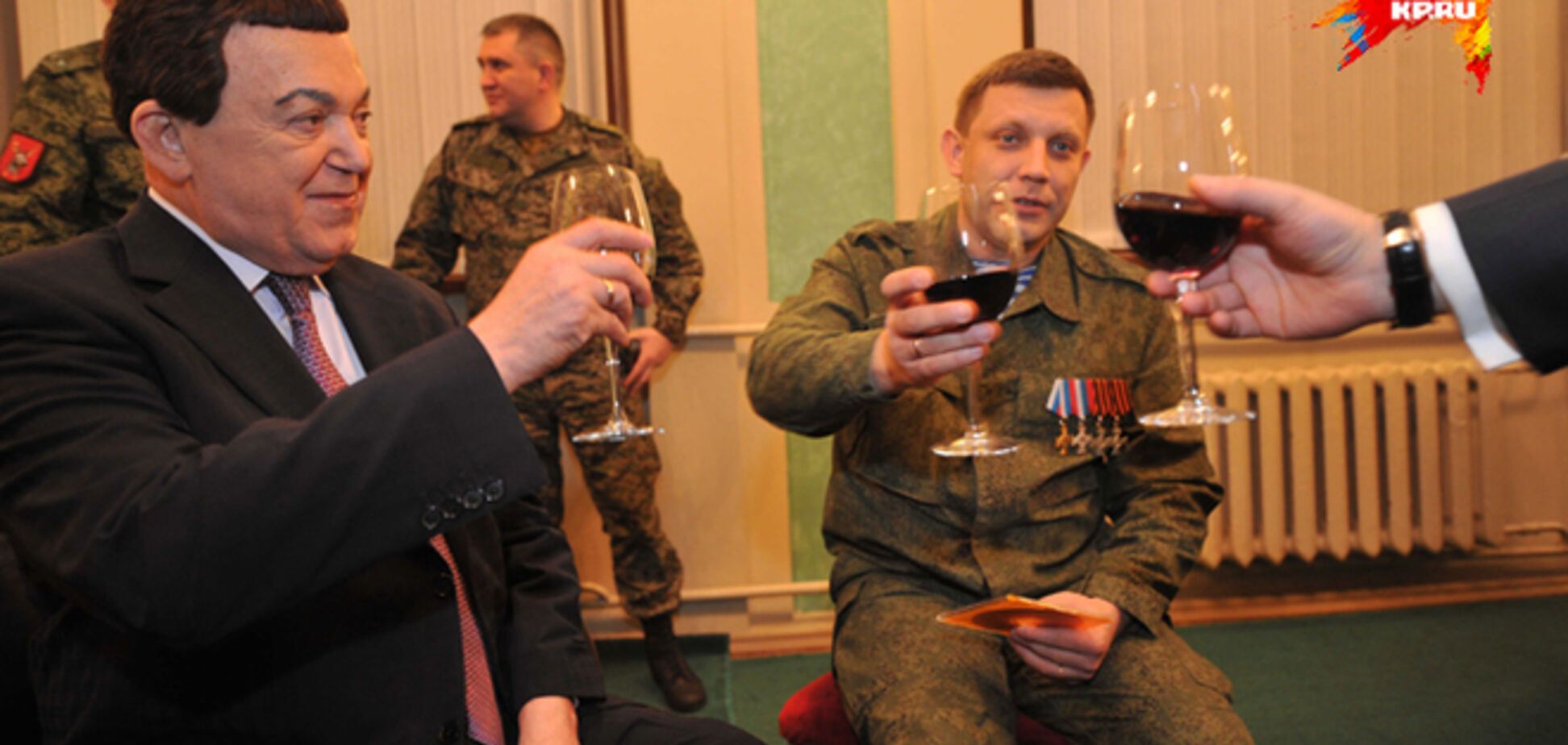 Захарченко выпил с Кобзоном и сравнил его с собакой