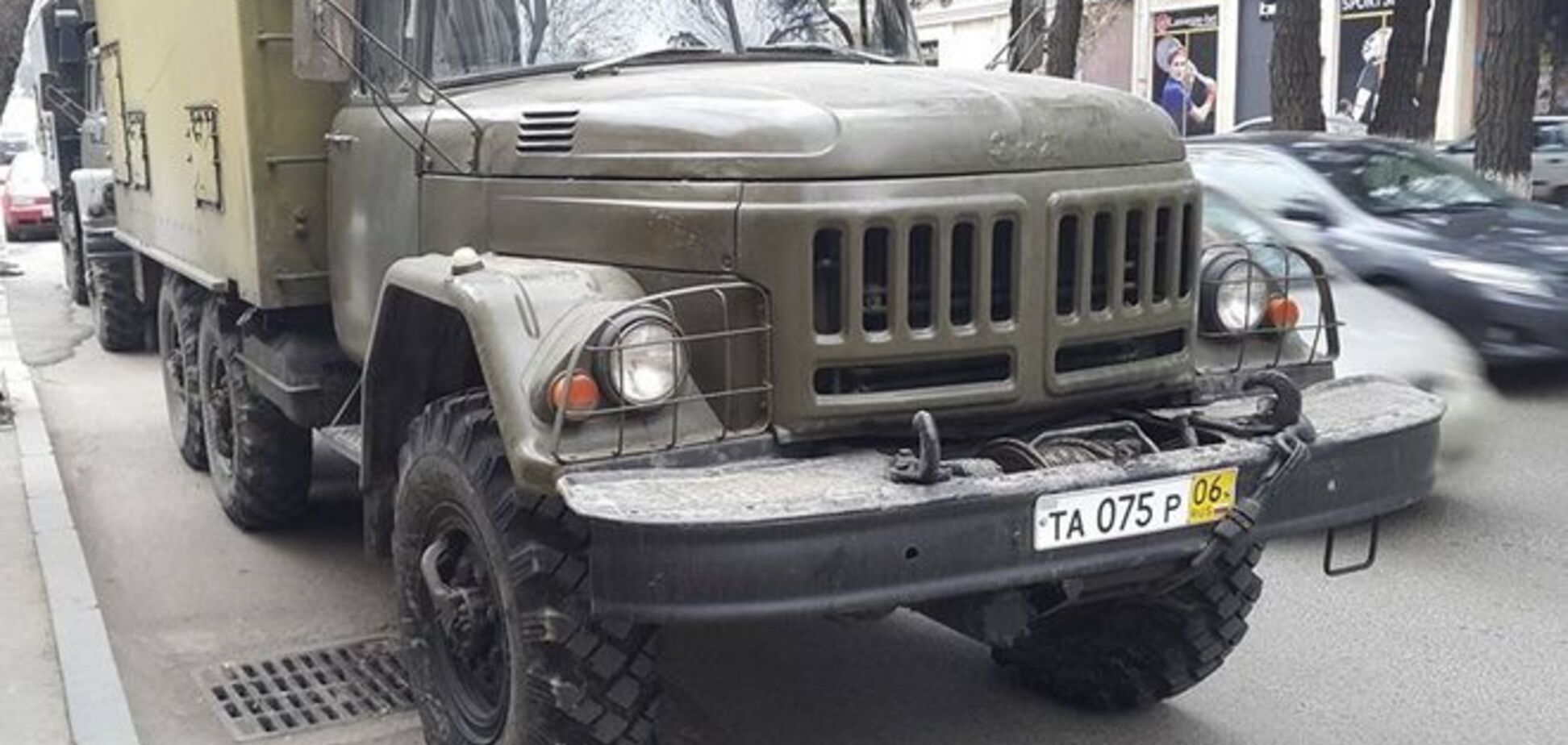 Российские военные грузовики засекли в центре Тбилиси: опубликованы фото