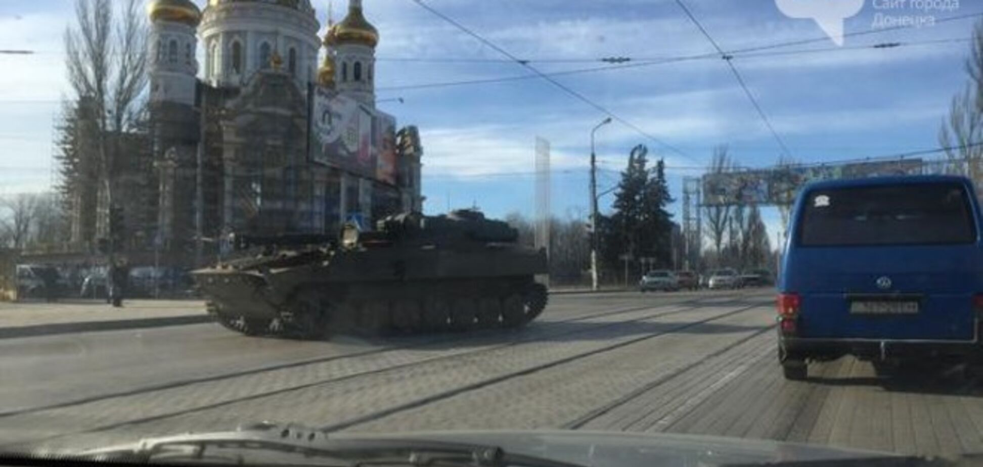 По улицам Донецка разъезжает российская бронетехника: фотофакт