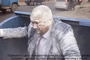Мусорная люстрация по-одесски