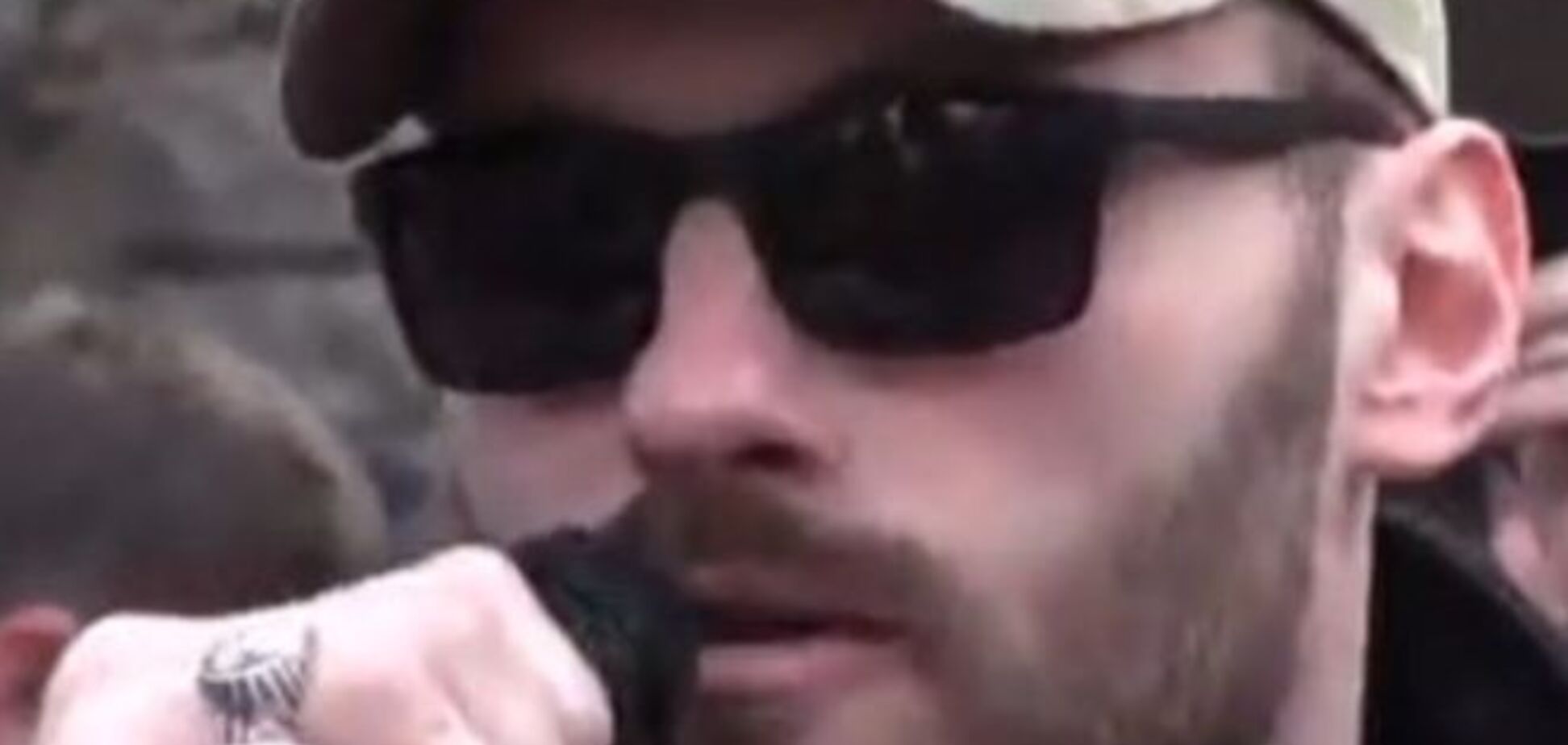 Участник 'Марша правых' - Порошенко: 'Не доведите, чтобы фронтовики сделали переворот в стране'