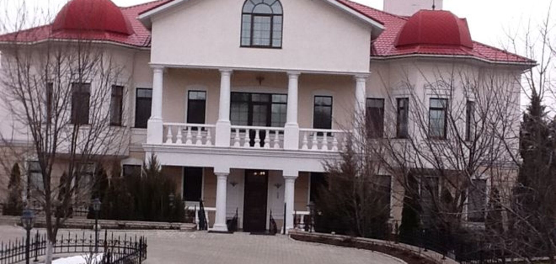 Єфремов поскаржився, що його будинок у Луганську пограбований: винесли багато