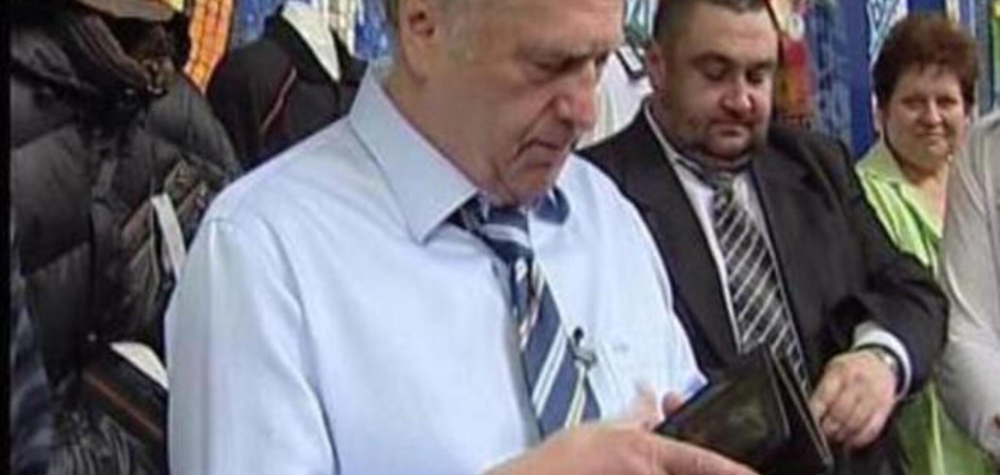 Депутаты российской Госдумы со слезами на глазах хотят урезать себе зарплаты – 'такие времена'