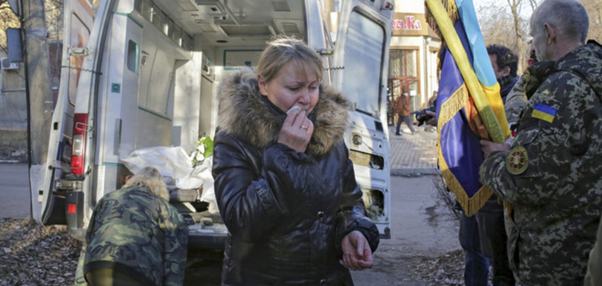 Количество доставленных в Днепропетровск погибших под Дебальцево бойцов увеличилось до 74-х