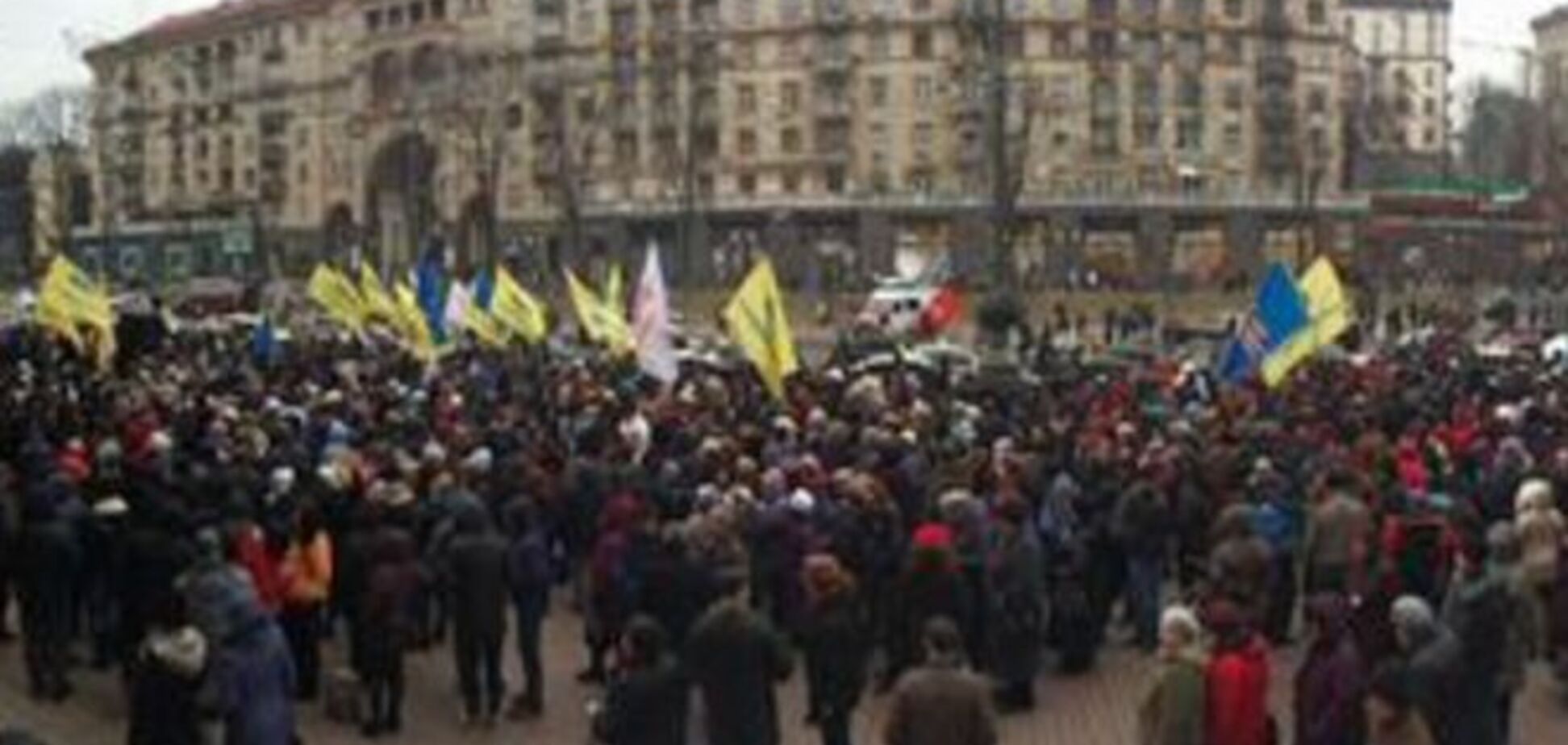 За массовый антимэрский митинг на Крещатике платили по 30 гривен