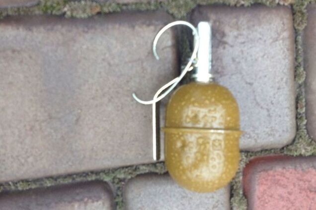Во двор дома комбата 'Кривбасса' прилетело две гранаты: бросал 'чайник'