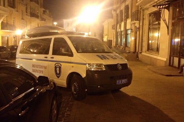 В Киеве подросток бросал с балкона петарды под ноги прохожим