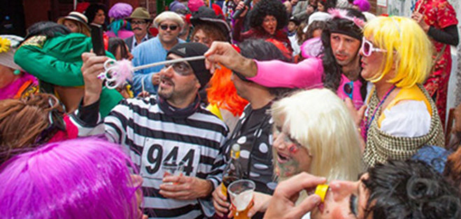 Испанский политик явился на карнавал в нацистской форме