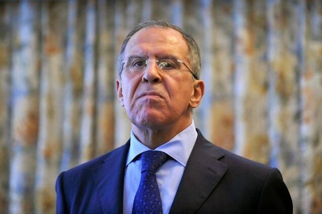 Лавров назвал 'смехотворными' условия Украины для отвода тяжелых вооружений