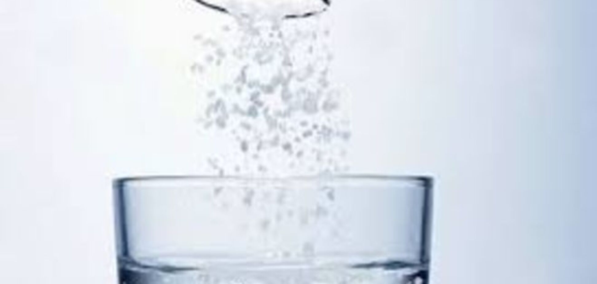 Диетологи рассказали, почему в пост нужно пить воду с солью