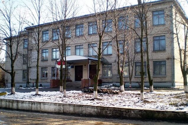 Голодные учителя Луганска пригрозили боевикам прекращением работы школ с 9 марта: нам нечем кормить свои семьи