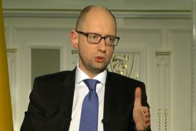 Яценюк предсказал укрепление гривни во втором полугодии