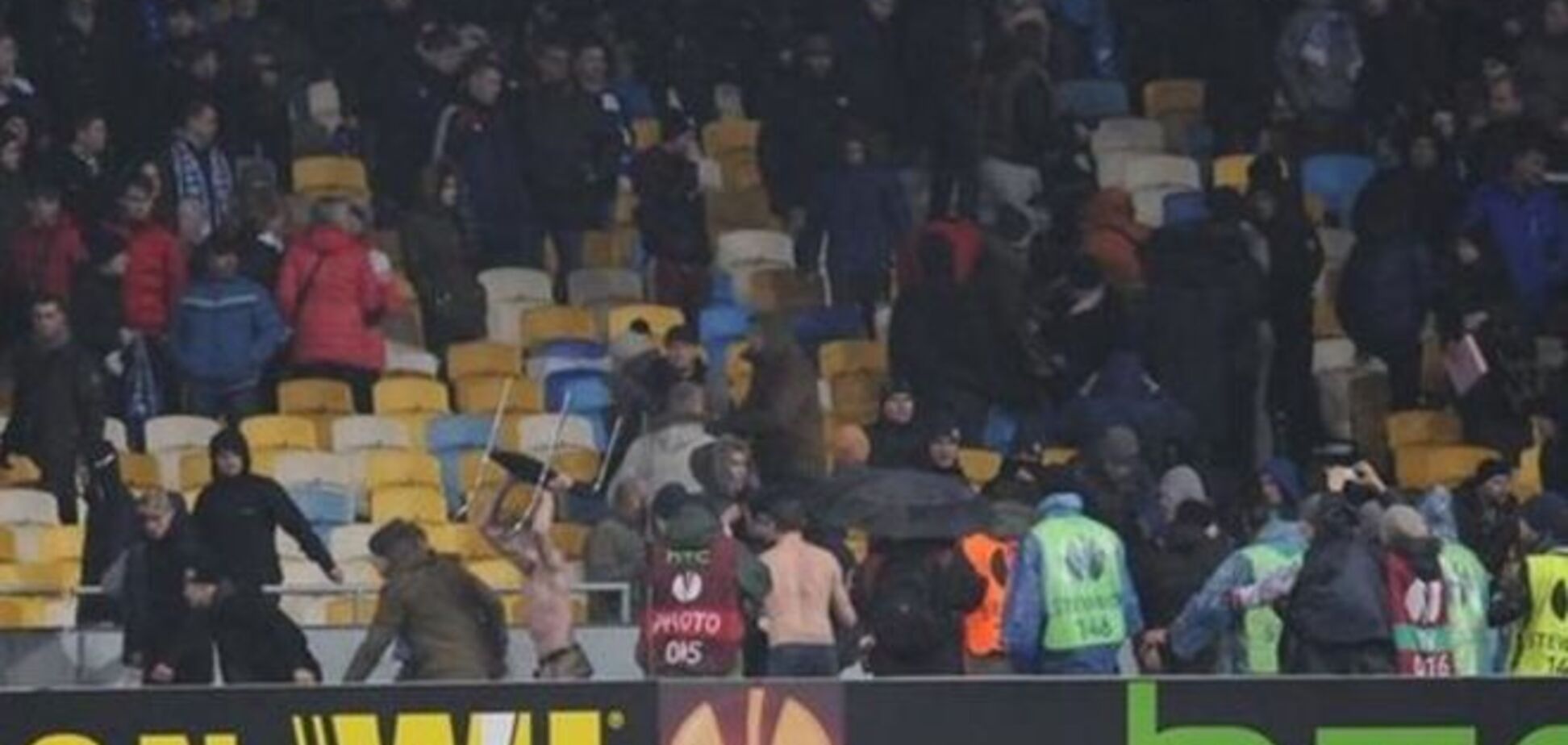 Стала известна причина беспорядков фанатов на матче Динамо - Генгам