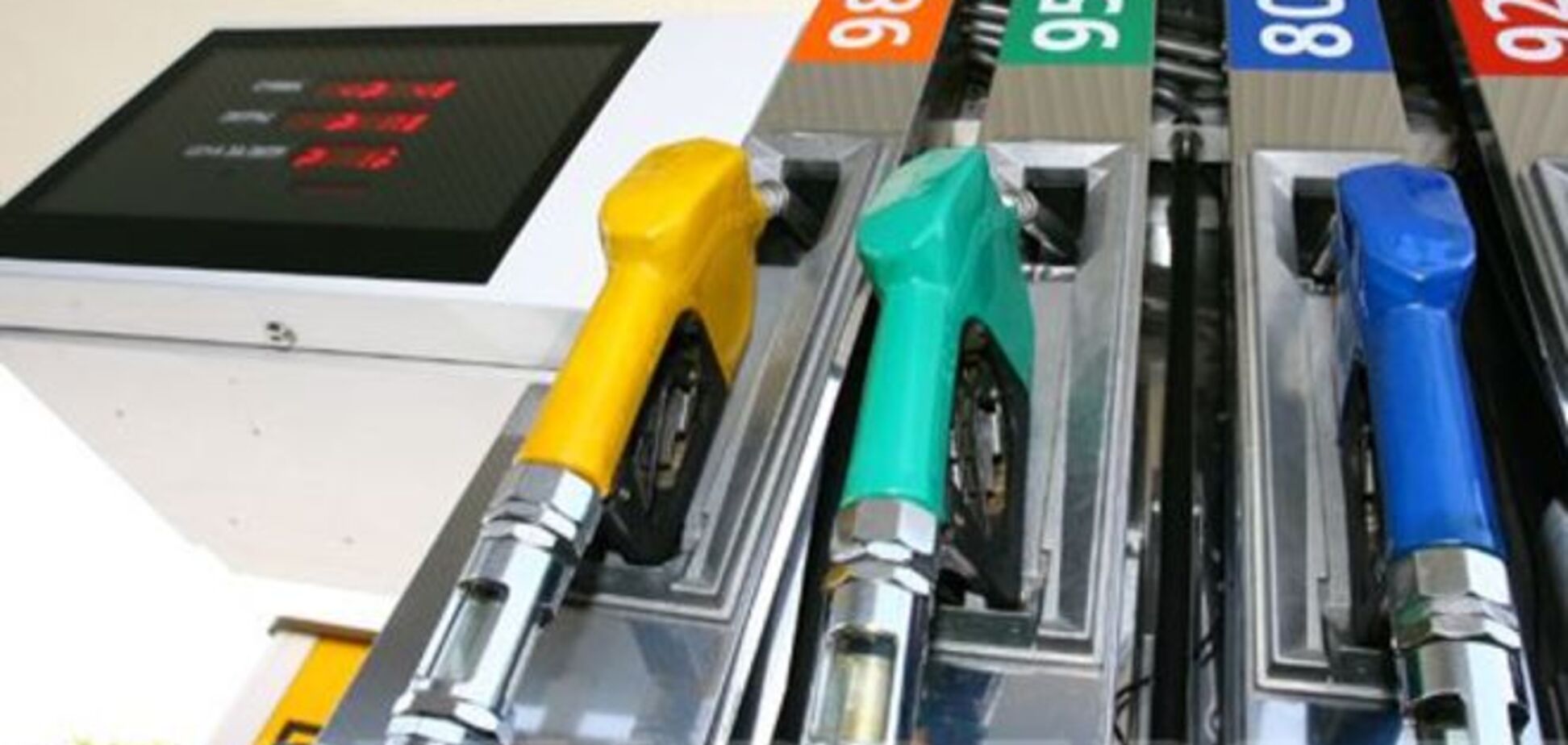 Украине грозит дефицит бензина на АЗС. Виноват Нацбанк