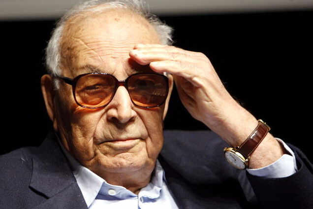 В Турции скончался известный писатель и правозащитник Яшар Кемаль