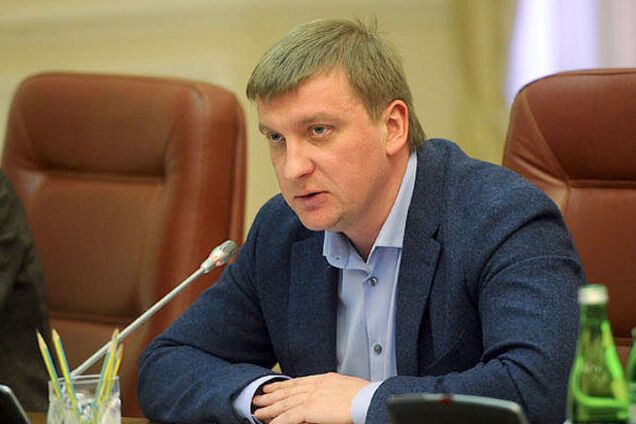 Полная перезагрузка судов должна произойти до конца 2015 года – Петренко