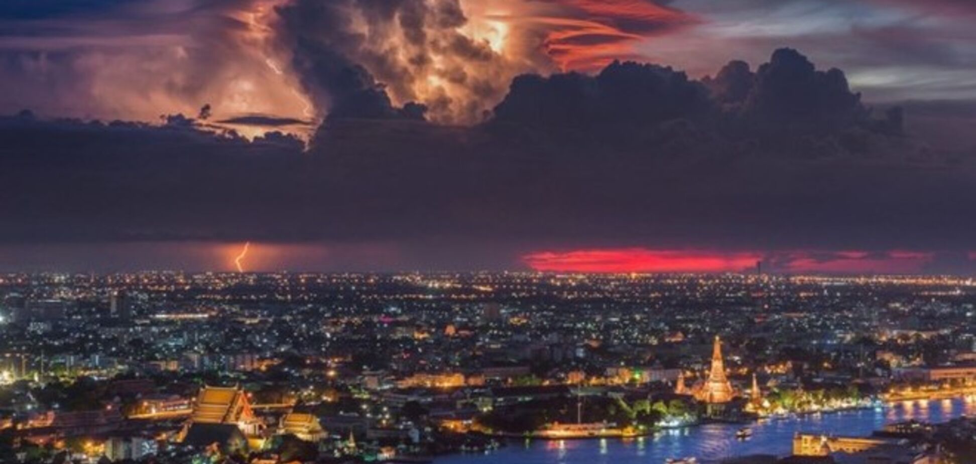 Опубликованы фотографии ошеломляющей погоды