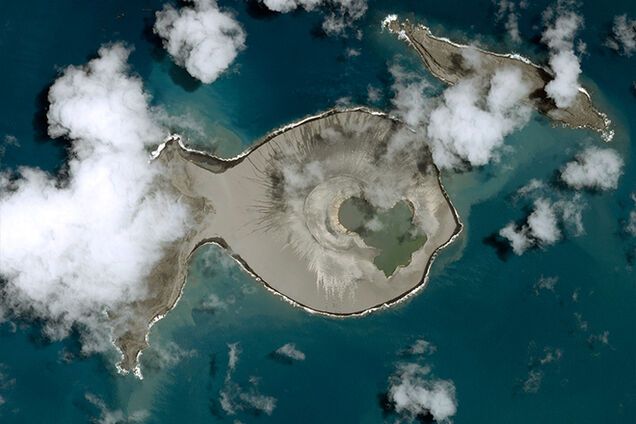В Тихом океане появился новый остров: опубликованы фото