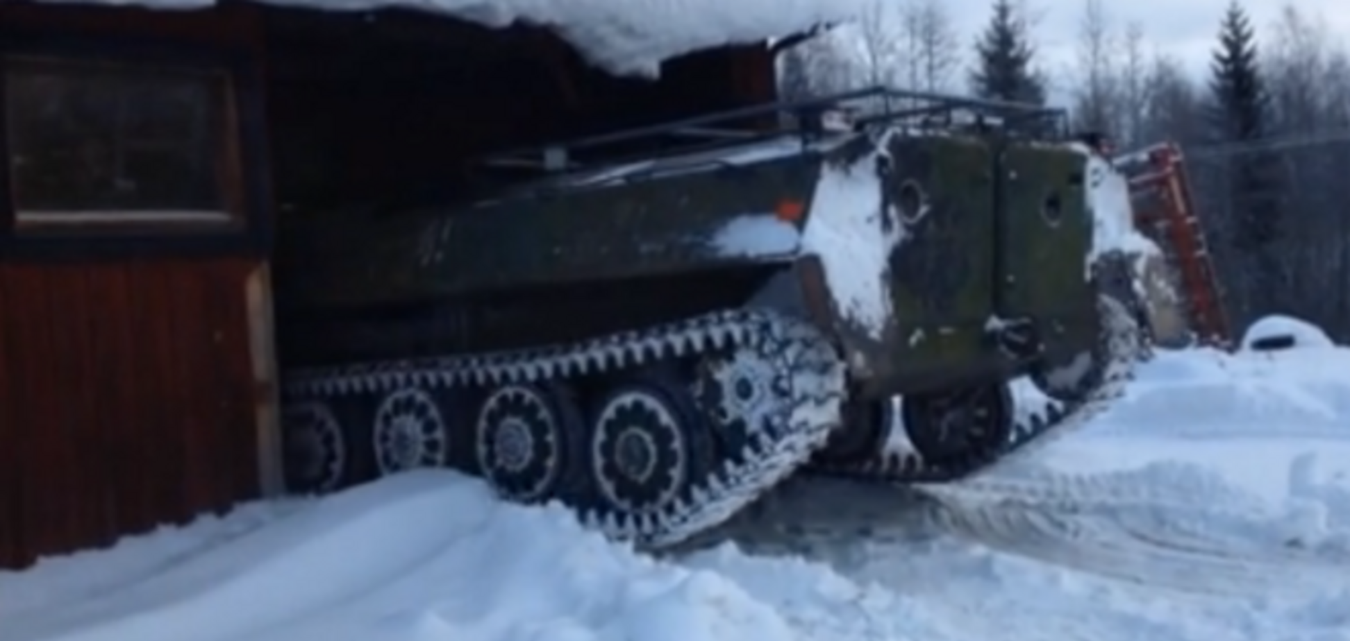 Шведы покупают советские танки для зимних забав: видео 'развлечений' с бронетехникой