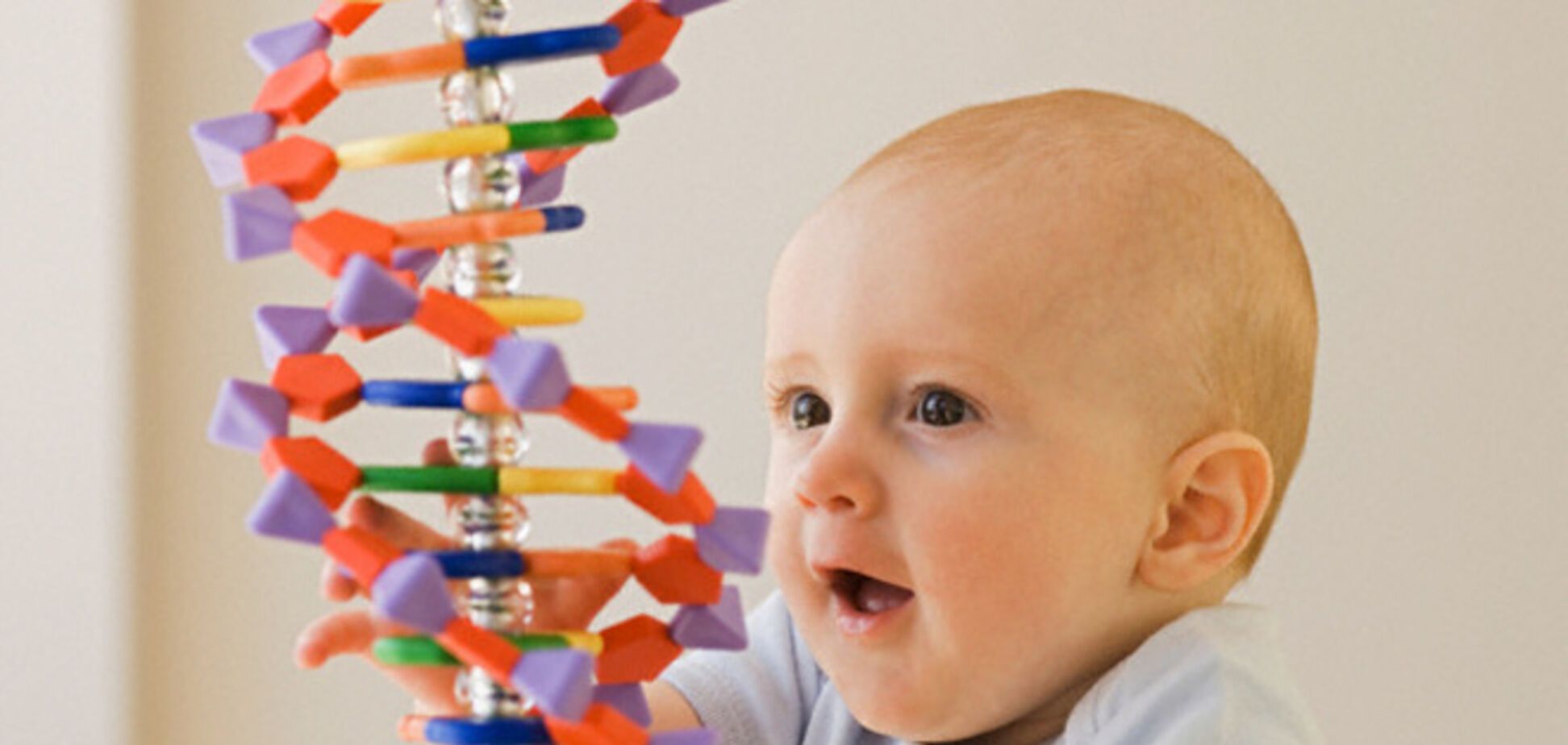 Британія зробила перший крок у легалізації створення дітей з використанням ДНК трьох осіб