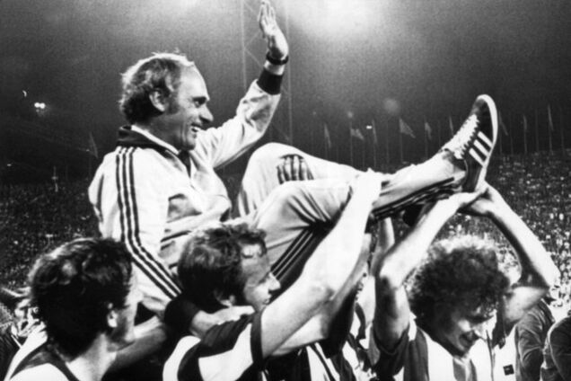 Умер легендарный тренер 'Баварии' и 'Барселоны'