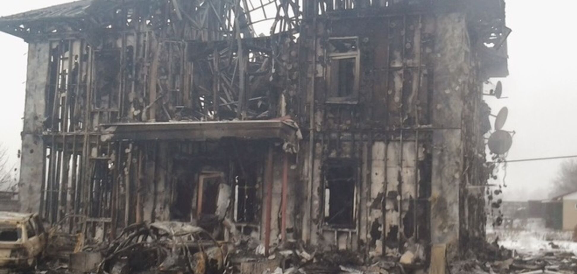 Краєвиди села Піски після обстрілу російськими 'Градами'