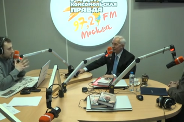 Беглец Азаров рассказал кремлевским журналистам, что 'Донбасс - это не Галичина'