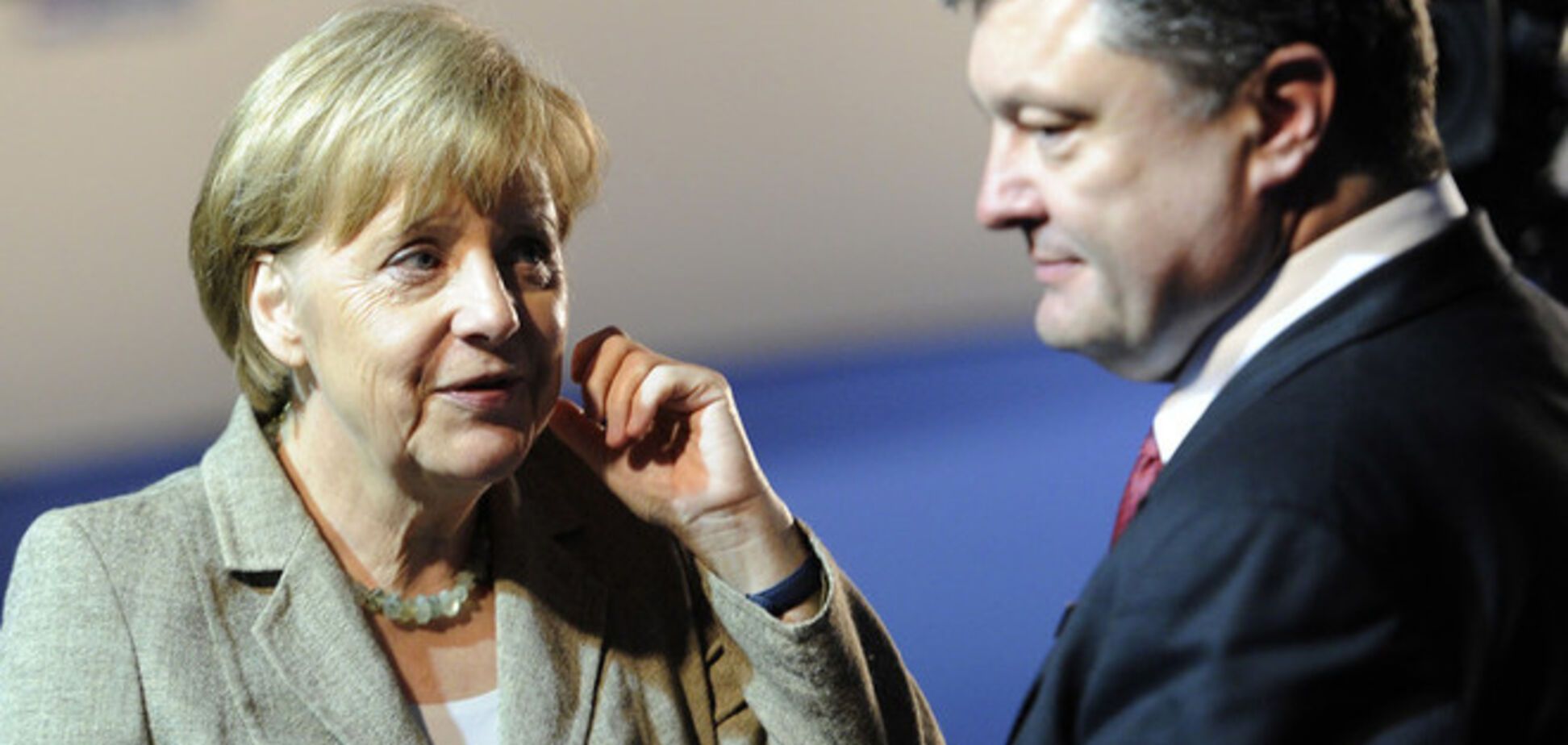 Политолог рассказал, с чем Олланд и Меркель могли приехать к Порошенко