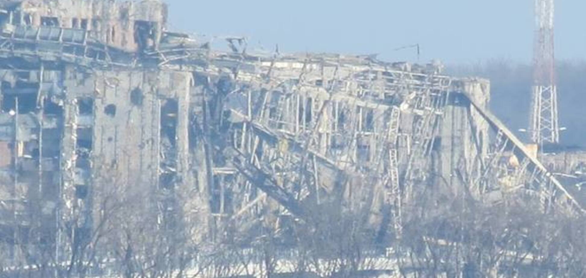 Находившийся 8 дней под завалами 'киборг' плачет во сне и постоянно 'идет в бой'