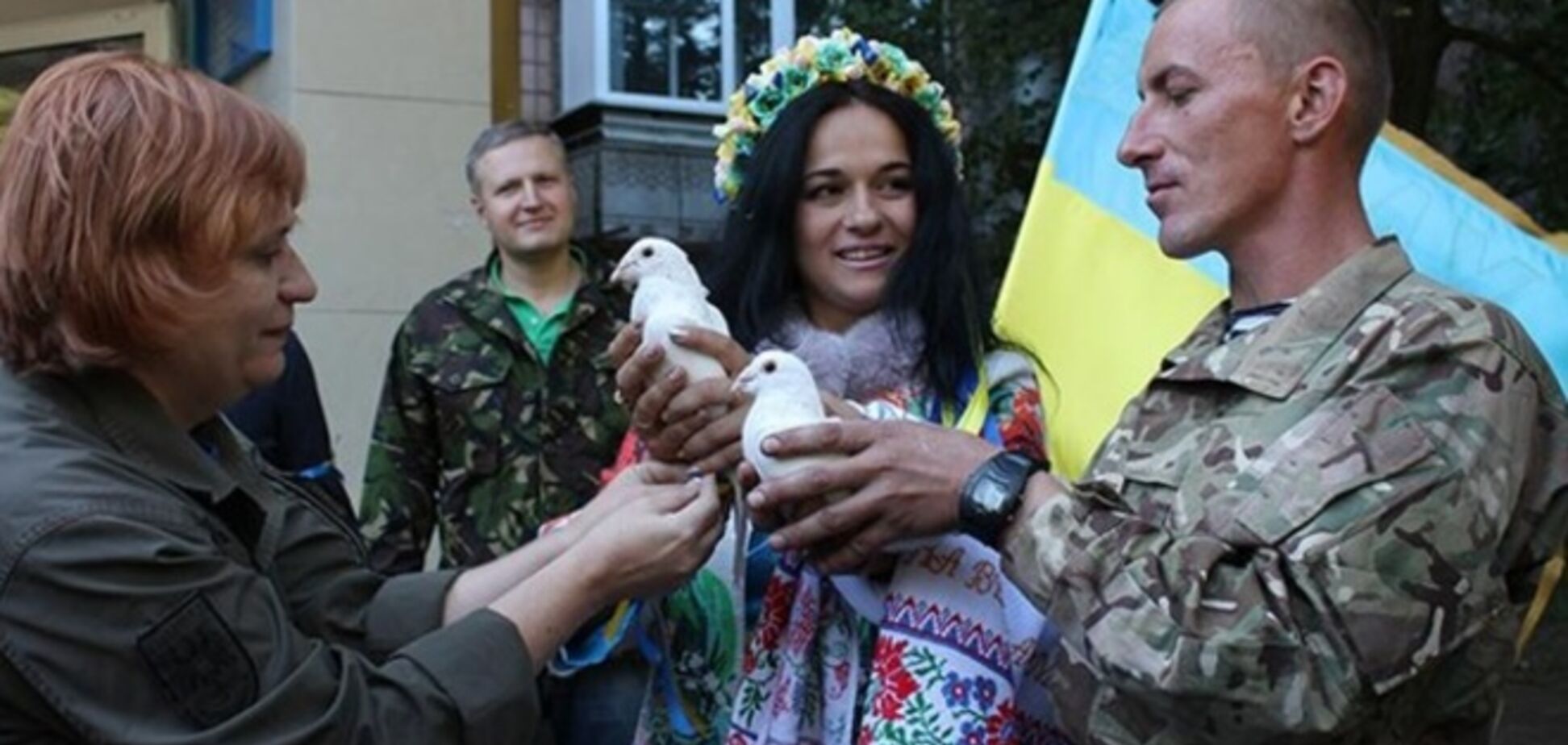 АТОшная любовь: украинкам предлагают знакомства с неженатыми бойцами