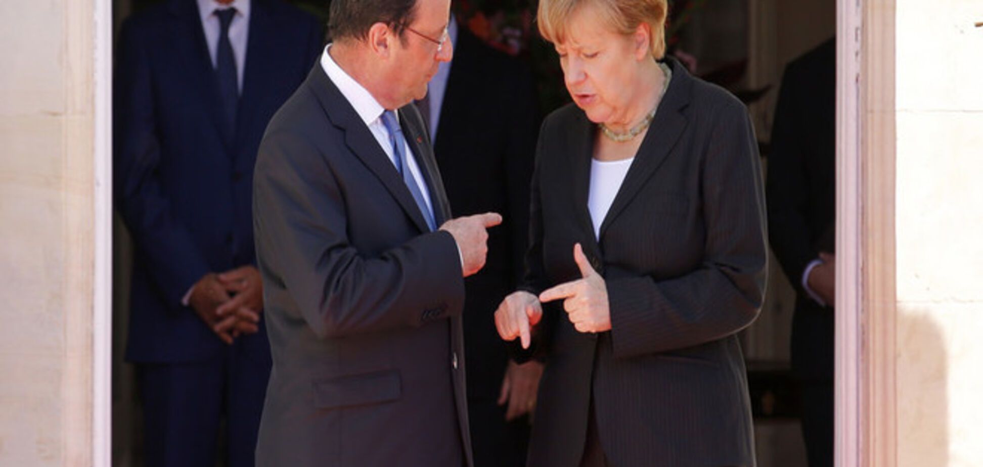Олланд раскрыл цель их с Меркель визита в Киев и Москву