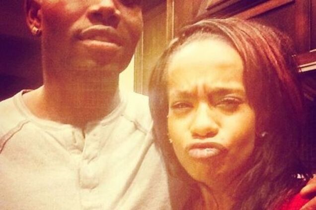 Информацию об отключении дочери Уитни Хьюстон от аппаратов жизнеобеспечения опроверг отец