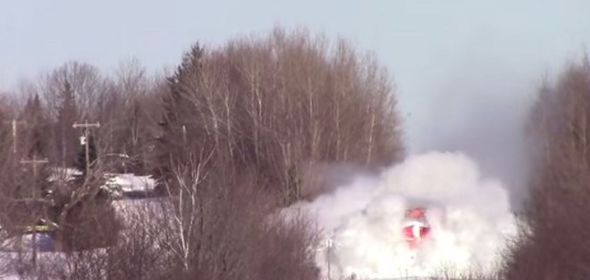 В Канаде показали 'эпичное' передвижение по сугробам: видеофакт