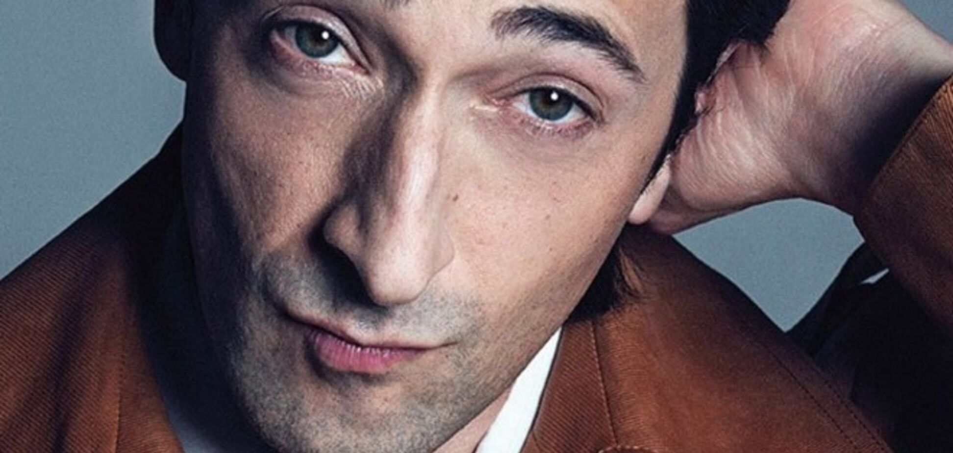 Эдриан Броуди в модных шузах