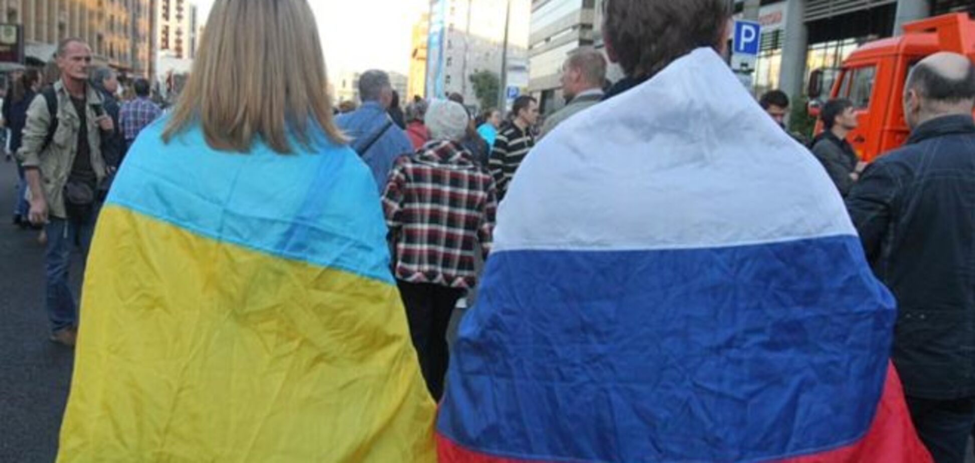 Отношение россиян к Украине и украинцев к России ухудшается, особенно на Донбассе