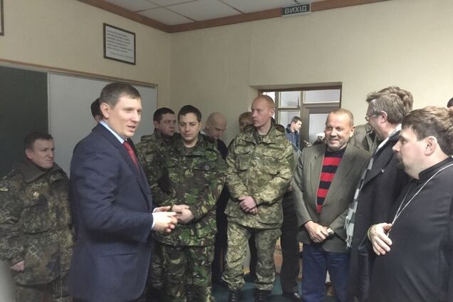 Волонтерское движение стало крепким тылом фронта - Сергей Шахов