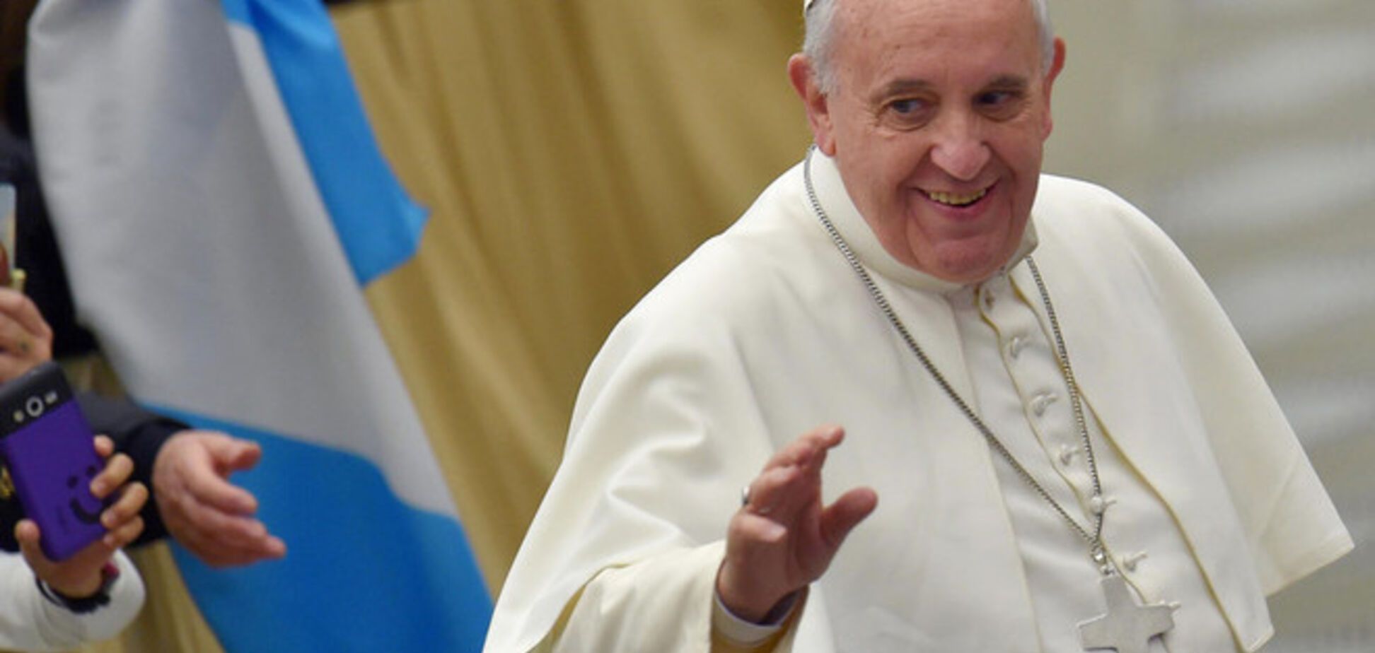 Папа Франциск рассказал педагогам, как правильно шлепать детей