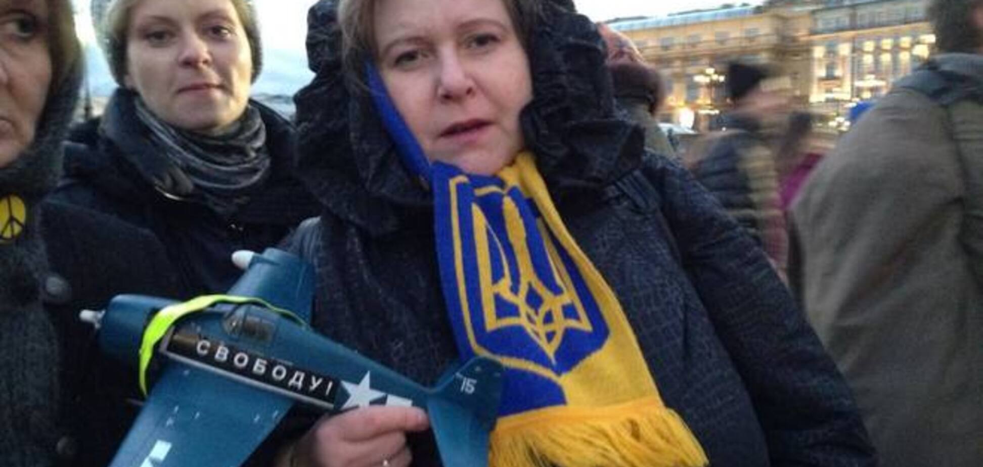 'Менты у двери!'. К проукраинской активистке в Москве с утра нагрянула полиция: видео с места событий